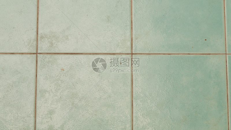 以下是一些性价比高的中档瓷砖品牌：